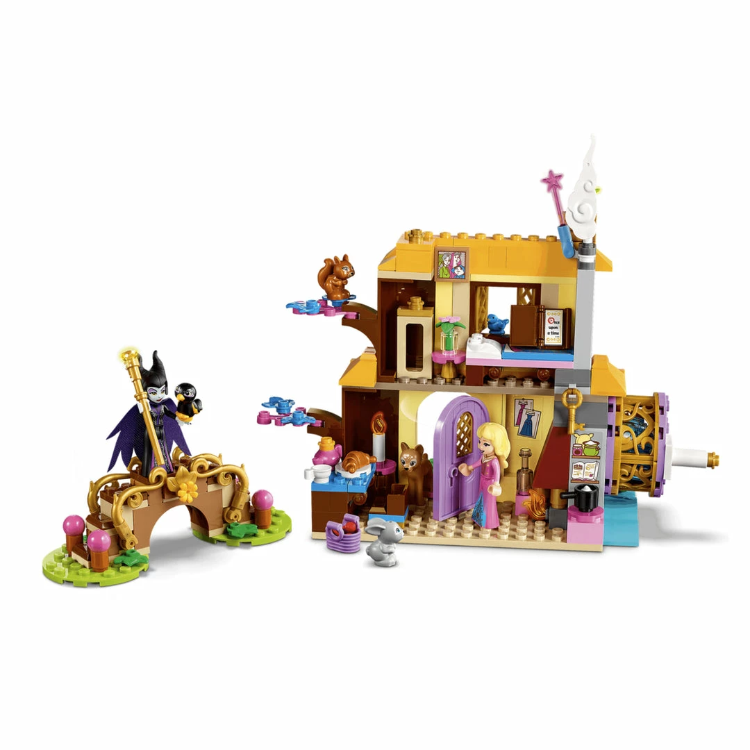 LEGO Aurora's Forest Cottage 6 LEGO Aurora's Forest Cottage